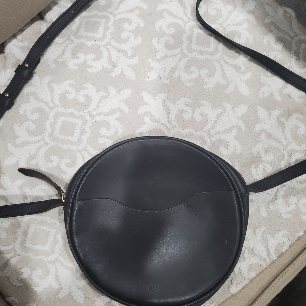 IUC Nisolo Elegant Black Crossbody Bag